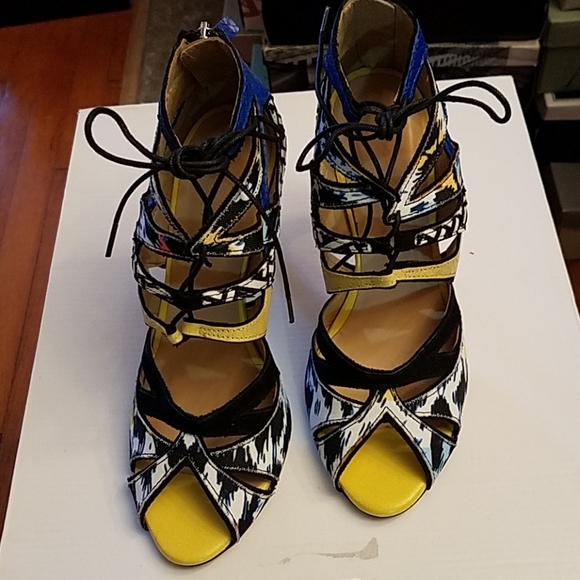 Zara Basic Heels - Picture 1 of 3